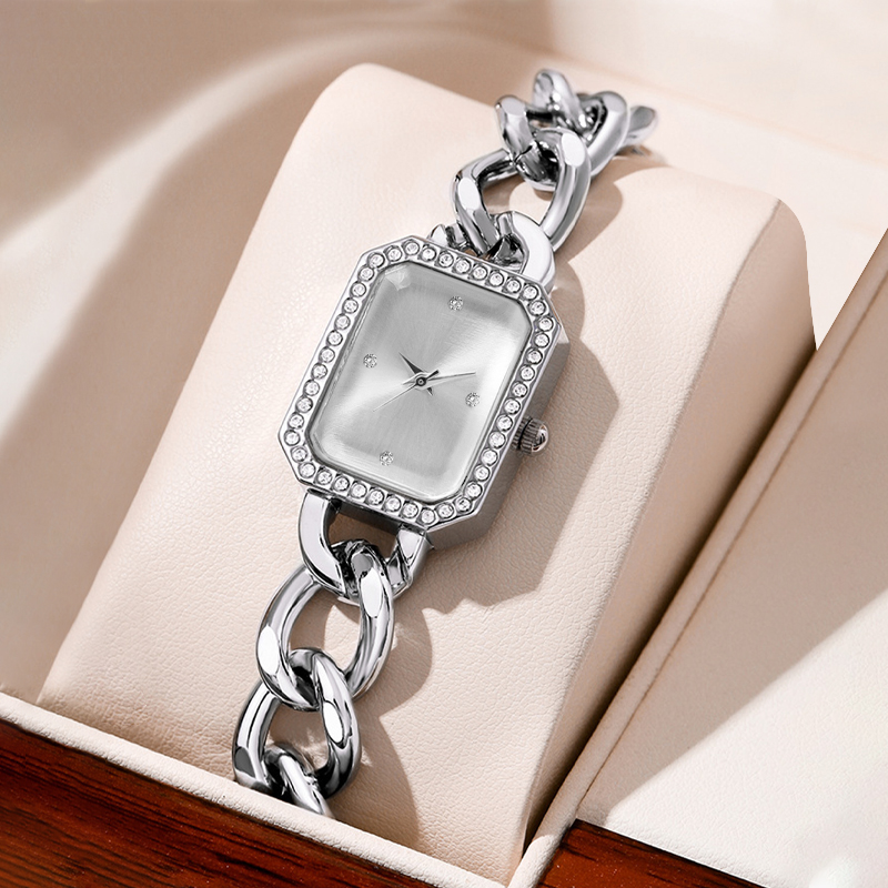 يحتوي صندوق الغموض على 1 ساعة  - مراجعة Steel Chain وسعره